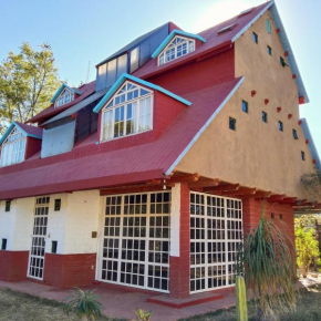 Cabañita con cocineta y vista a la montaña